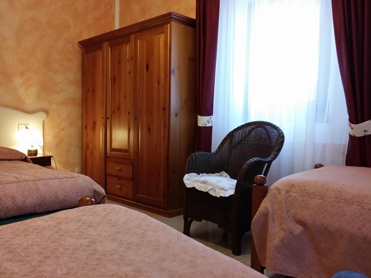 Albergo Diana Черрето-Лаґі Номер фото