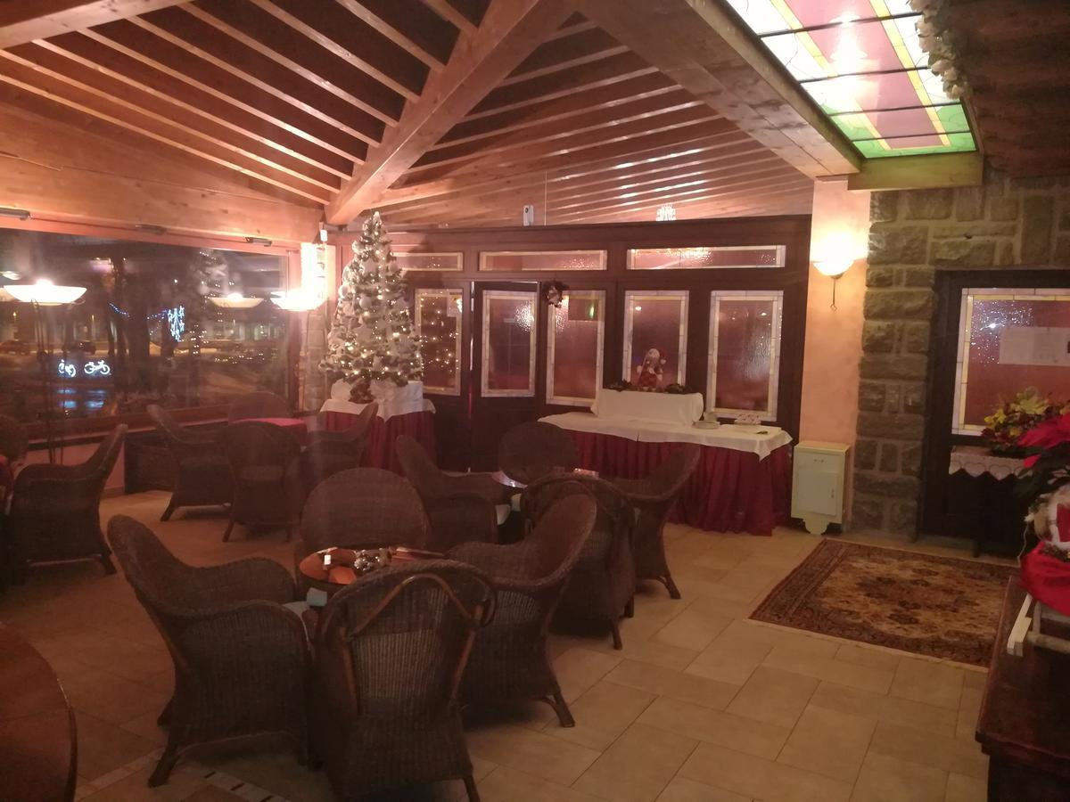 Albergo Diana Черрето-Лаґі Екстер'єр фото